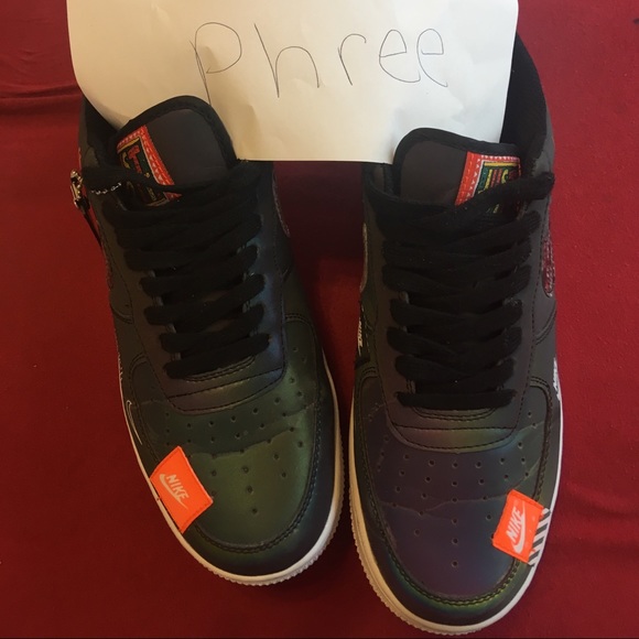 AF1s Low - Picture 2 of 2